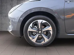 Suzuki Swift 1.2 Sakura Top Hybrid
