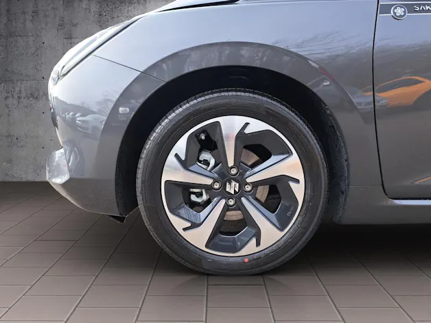 Suzuki Swift 1.2 Sakura Top Hybrid