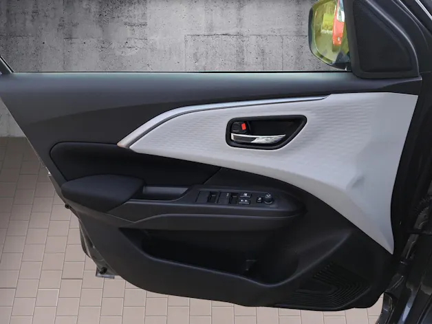 Suzuki Swift 1.2 Sakura Top Hybrid