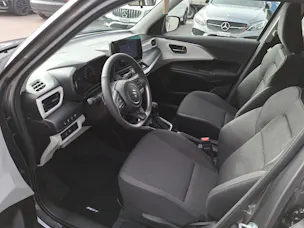 Suzuki Swift 1.2 Sakura Top Hybrid