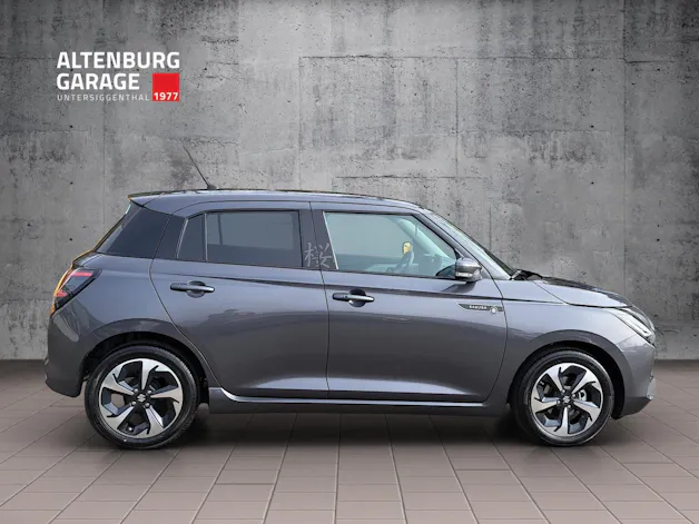 Suzuki Swift 1.2 Sakura Top Hybrid