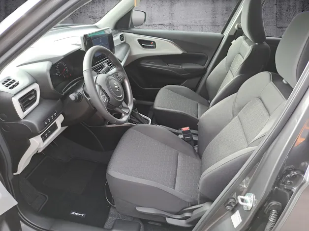 Suzuki Swift 1.2 Sakura Top Hybrid
