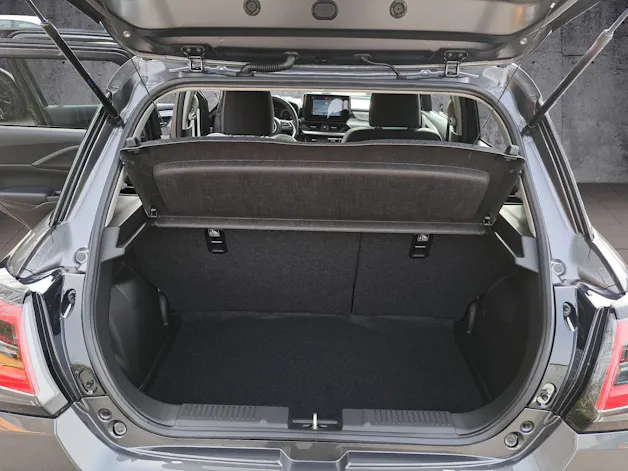 Suzuki Swift 1.2 Sakura Top Hybrid