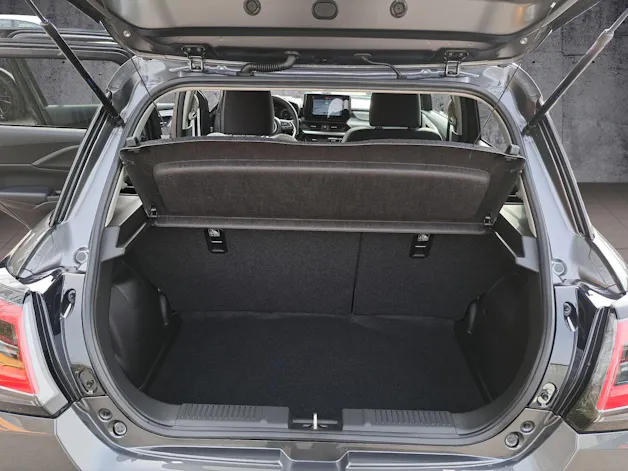 Suzuki Swift 1.2 Sakura Top Hybrid