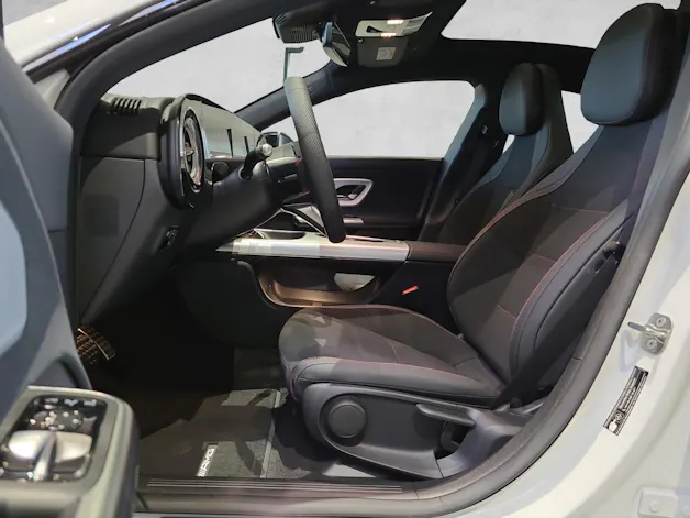Mercedes-Benz CLA 220 4Matic 8G-DCT