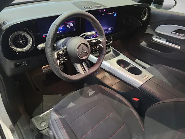 Mercedes-Benz CLA 220 4Matic 8G-DCT