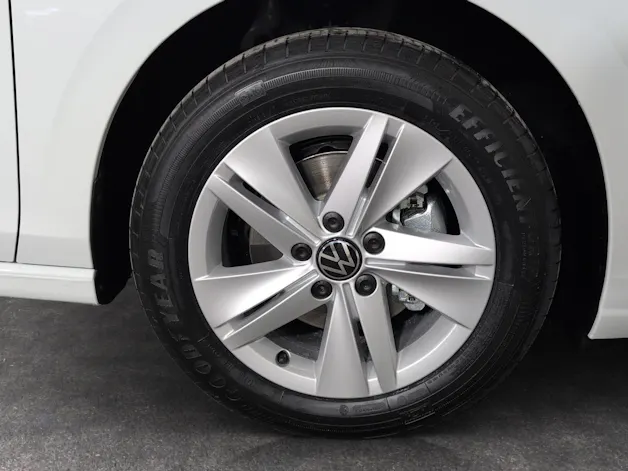 VW Golf 1.5 e TSI mHEV Basis DSG