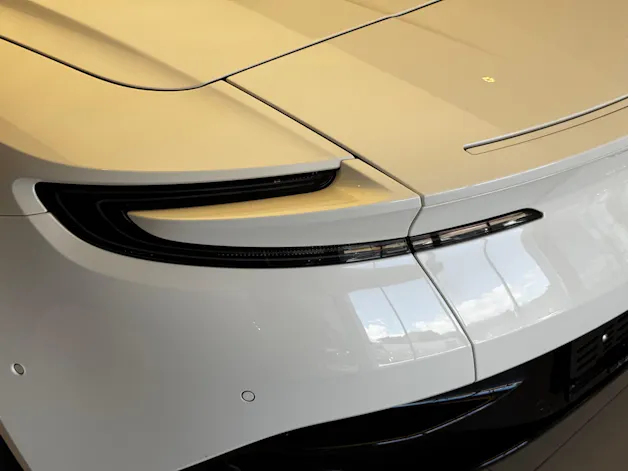 Aston Martin DB11 V8 Volante Touchtronic 3