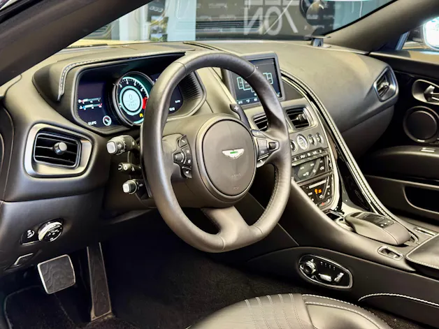 Aston Martin DB11 V8 Volante Touchtronic 3