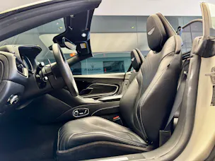 Aston Martin DB11 V8 Volante Touchtronic 3