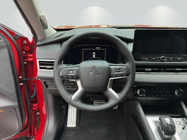 MITSUBISHI OUTLANDER 5