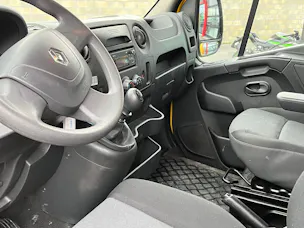 Renault Master T35 2.3dCi 130 L3H2