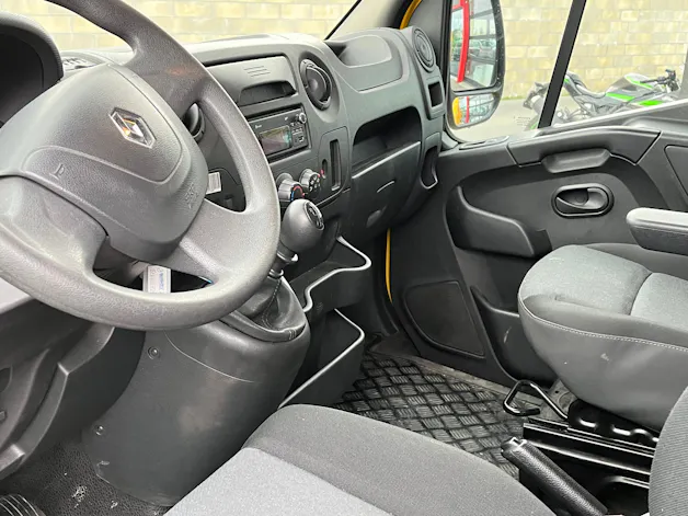 Renault Master T35 2.3dCi 130 L3H2