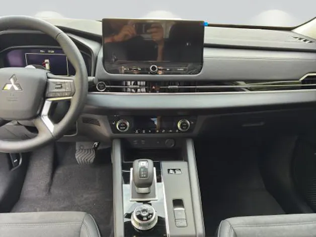 Mitsubishi Outlander PHEV Invite 4WD