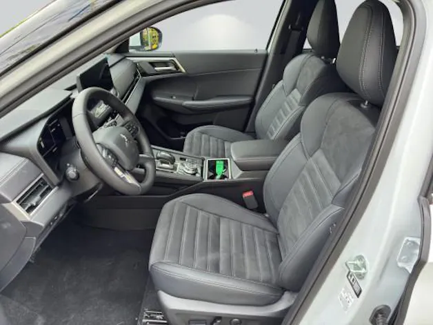 Mitsubishi Outlander PHEV Invite 4WD