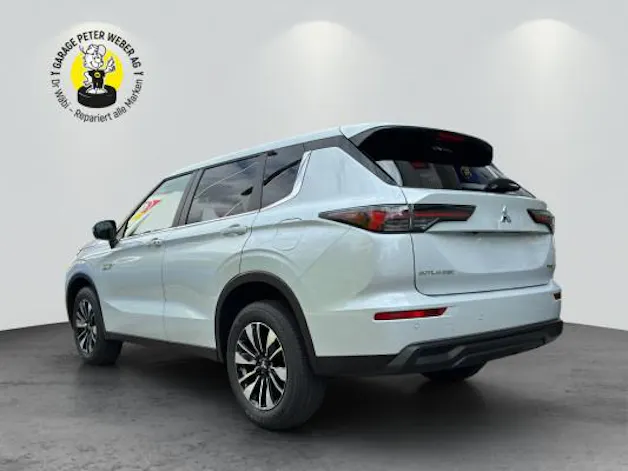 Mitsubishi Outlander PHEV Invite 4WD