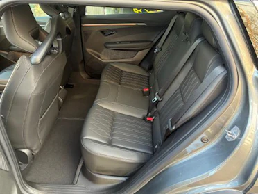 MITSUBISHI ECLIPSE CROSS 8