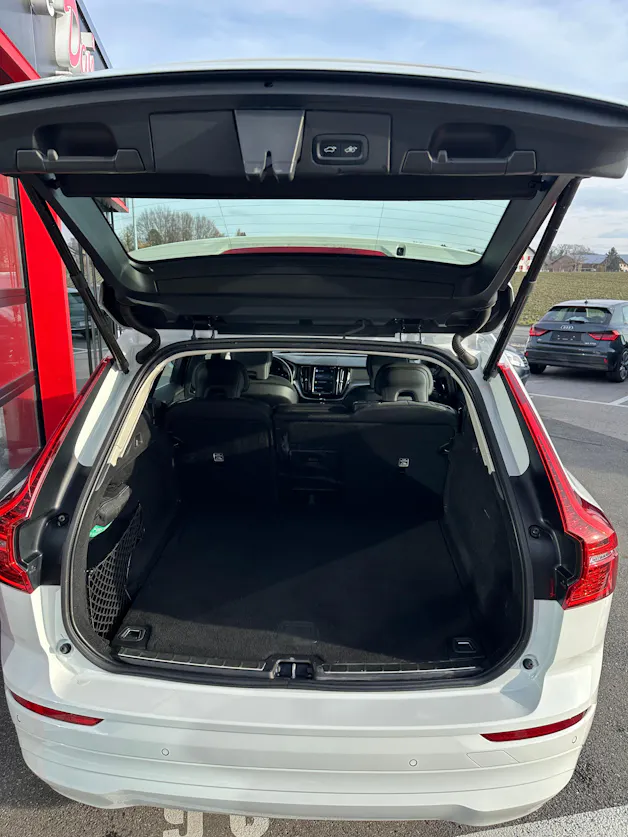 Volvo XC60 B5 Benzin Mild Hybrid AWD Momentum Geartronic