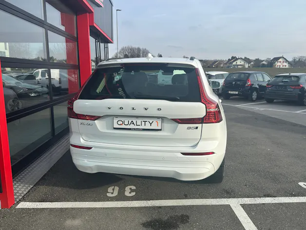 Volvo XC60 B5 Benzin Mild Hybrid AWD Momentum Geartronic