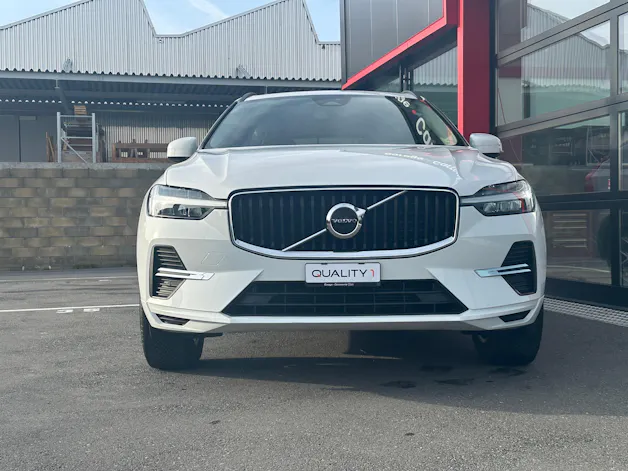 Volvo XC60 B5 Benzin Mild Hybrid AWD Momentum Geartronic