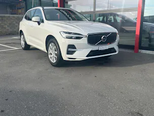 Volvo XC60 B5 Benzin Mild Hybrid AWD Momentum Geartronic