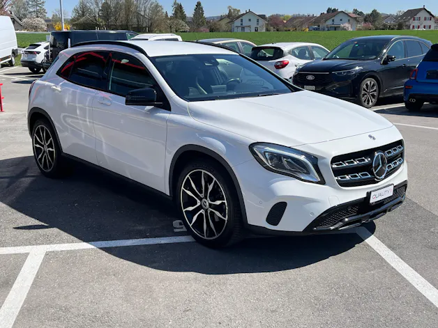 Mercedes-Benz GLA 200 Night Star 7G-DCT
