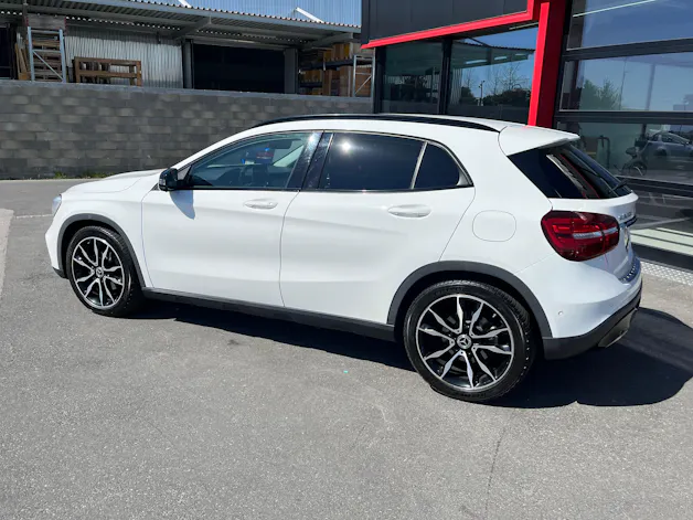 Mercedes-Benz GLA 200 Night Star 7G-DCT