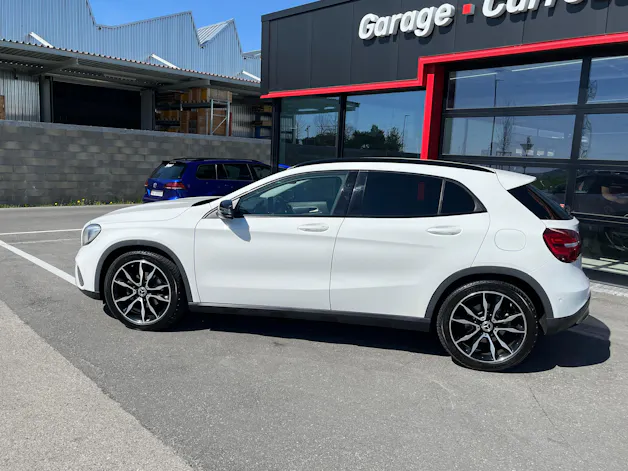 Mercedes-Benz GLA 200 Night Star 7G-DCT