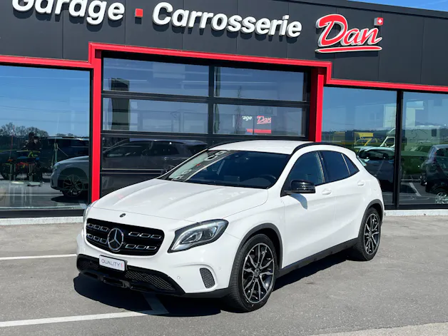 Mercedes-Benz GLA 200 Night Star 7G-DCT