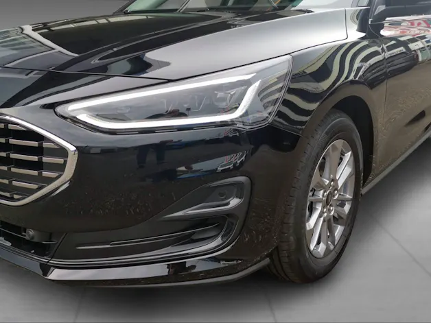 Ford Focus Station Wagon 1.0i EcoB Hybrid 125 Titanium Edition