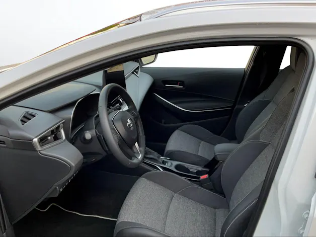 Toyota Corolla Touring Sports 2.0 HSD Swiss Edition