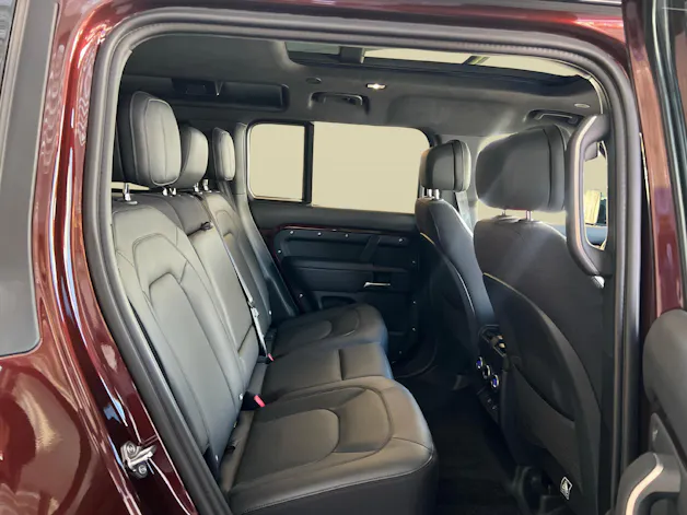 Land Rover Defender 110 2.0 P300e Sedona Edition