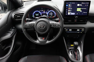 Fahrzeugbild TOYOTA Yaris 1.5 VVT-i HSD GR Sport