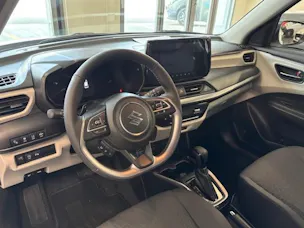 Suzuki Swift 1.2 Sakura Top Hybrid