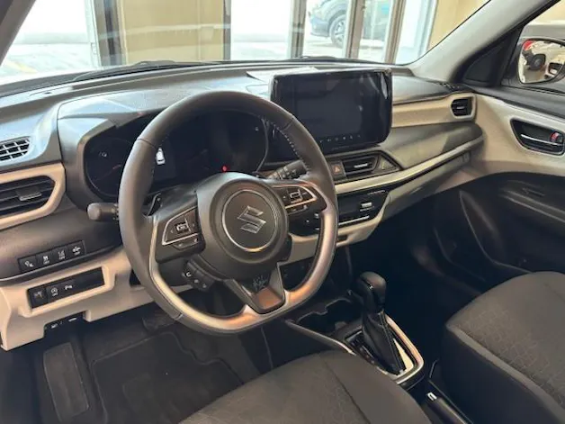 Suzuki Swift 1.2 Sakura Top Hybrid