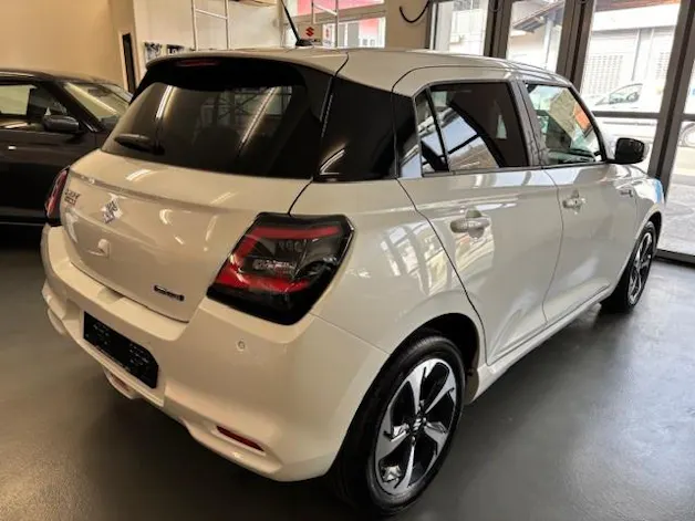 Suzuki Swift 1.2 Sakura Top Hybrid