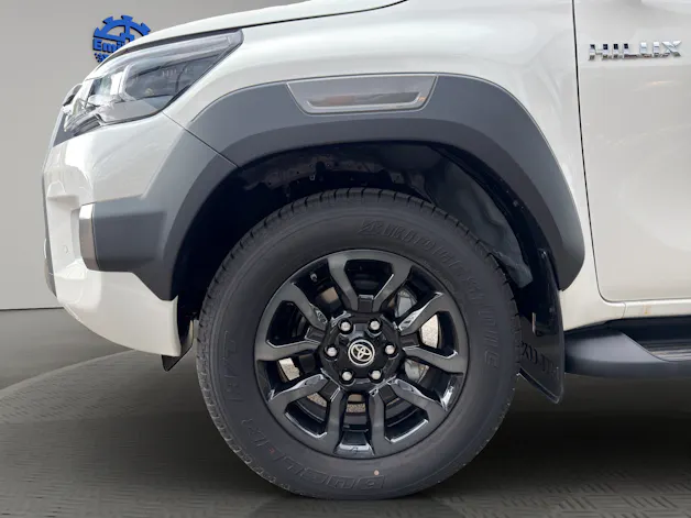 Toyota Hilux Double Cab.-Pick-up 2.8 D-4D MHEV 204 Invincible