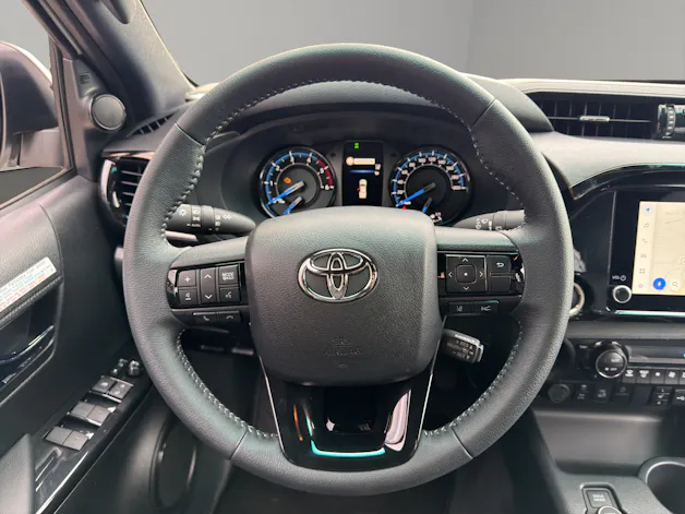 Toyota Hilux Double Cab.-Pick-up 2.8 D-4D MHEV 204 Invincible