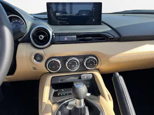 MAZDA MX-5 1.5 Kazari
