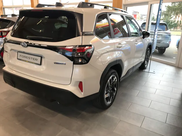 Subaru Forester Station 2.0i e-Boxer Swiss Plus