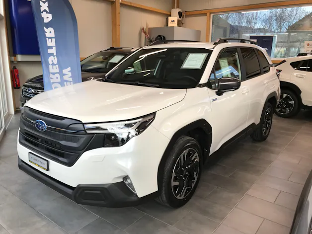 Subaru Forester Station 2.0i e-Boxer Swiss Plus