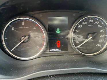 MITSUBISHI OUTLANDER 6