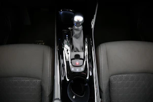 image du véhicule TOYOTA C-HR 2.0 VVTi HSD Trend