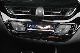 image du véhicule TOYOTA C-HR 2.0 VVTi HSD Trend