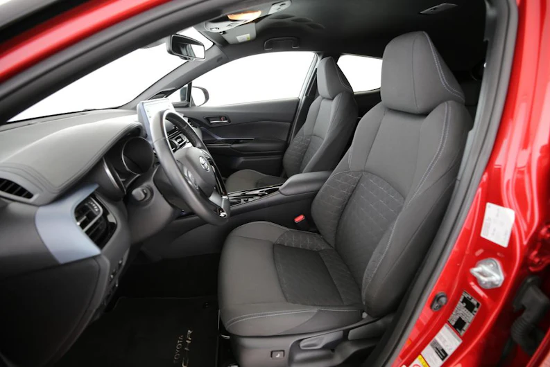 image du véhicule TOYOTA C-HR