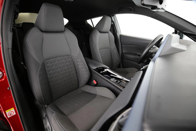 image du véhicule TOYOTA C-HR