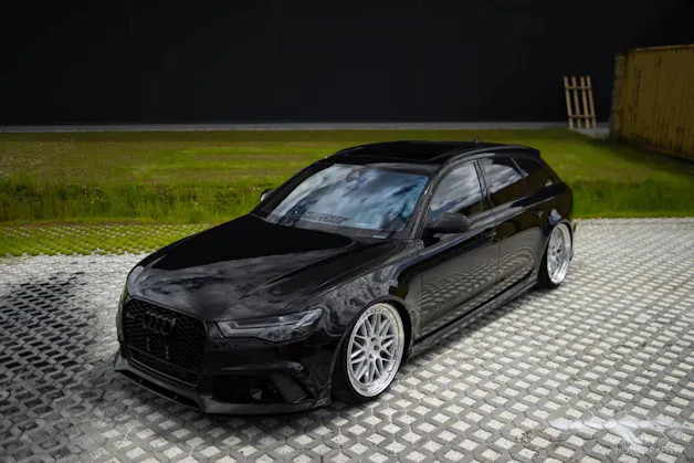 Audi RS6 Avant 4.0 V8 TFSI performance quattro