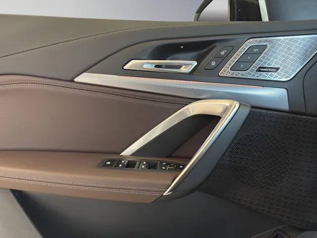 BMW X1 23d xDrive paddles