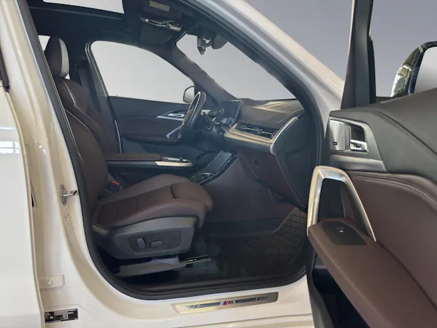 BMW X1 23d xDrive paddles