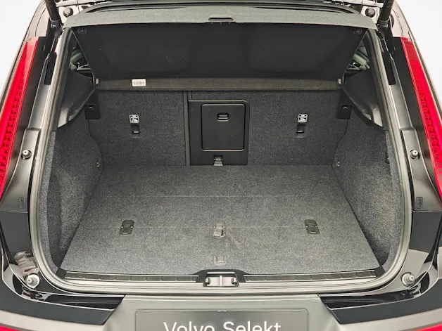 Volvo XC40 2.0 B3 MH Plus Dark
